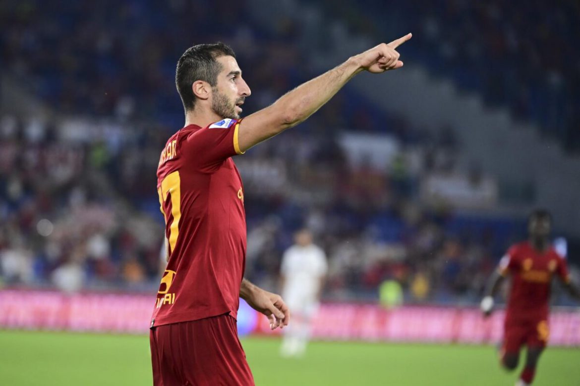 Henrikh Mkhitaryan Celebrates Roma’s Victory with Armenian Flag