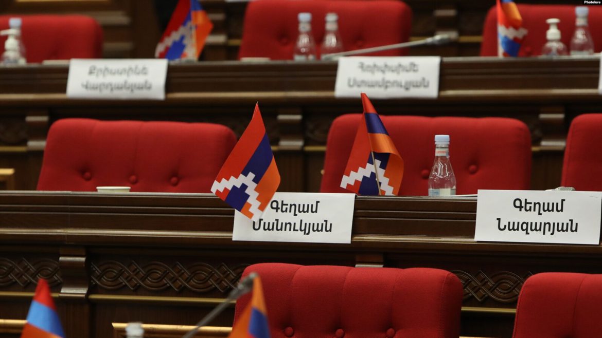 Armenian Opposition Lawmakers Barred From Entering Artsakh