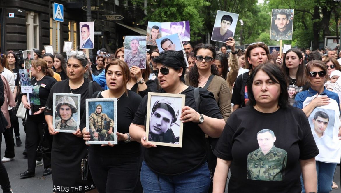 Fallen Soldiers’ Families Call for Pashinyan’s Prosecution