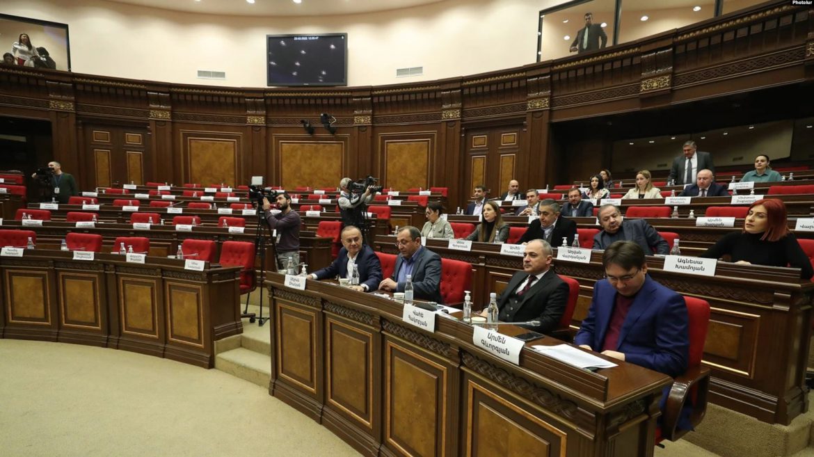 Pashinyan’s Civil Contract Party Blocks Hearings on Turkey in Armenian Parliament