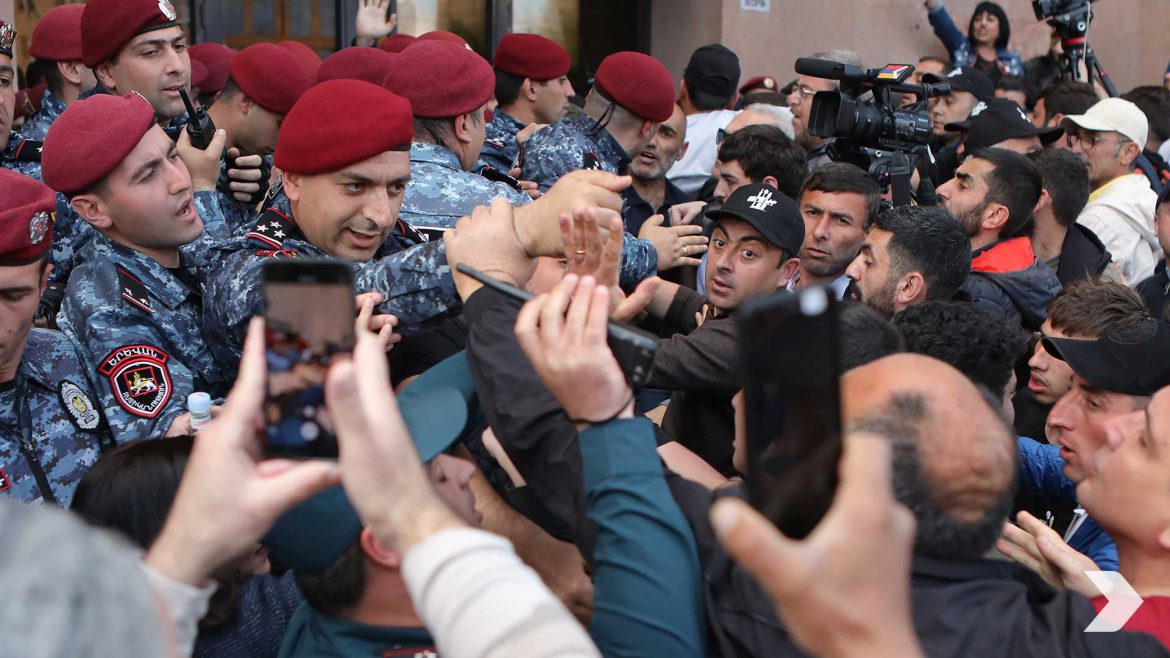 Armenian police launch criminal proceedings against opposition protesters