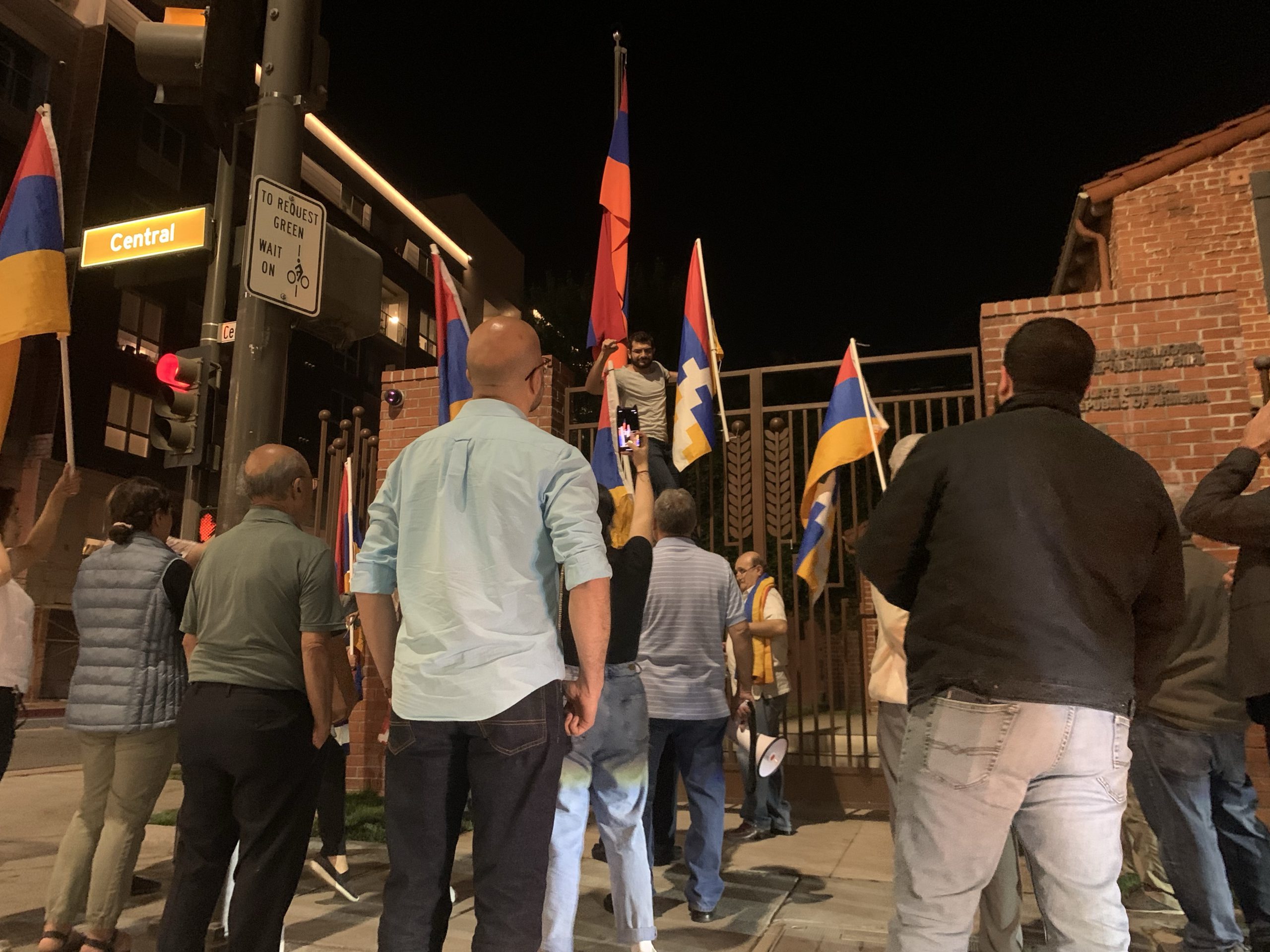 Artsakh Flag Raised Once Again at Armenian Consulate in Glendale Oragark