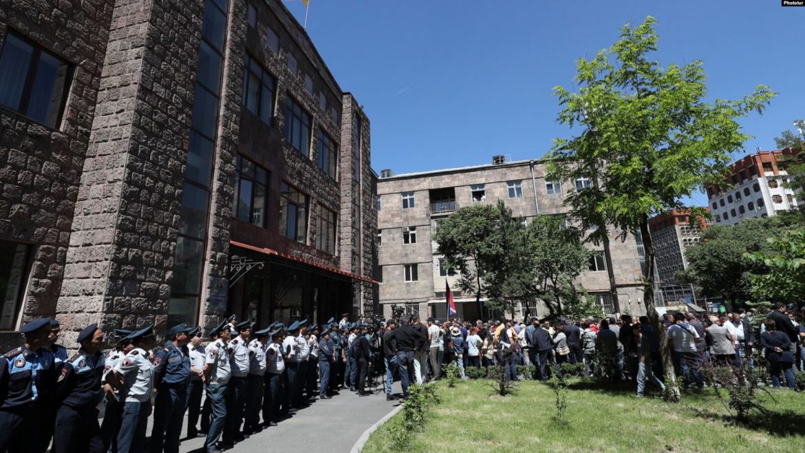 Families of Fallen Soldiers Continue Protests Against Pashinyan