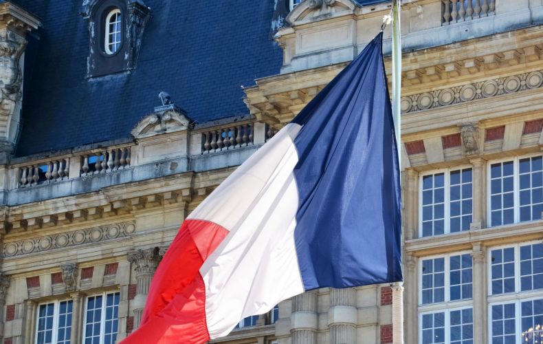 Ֆրանսիայի ԱԳՆ-ն կոչ է արել վերականգնել Լաչինի միջանցքով երթեւեկութիւնը