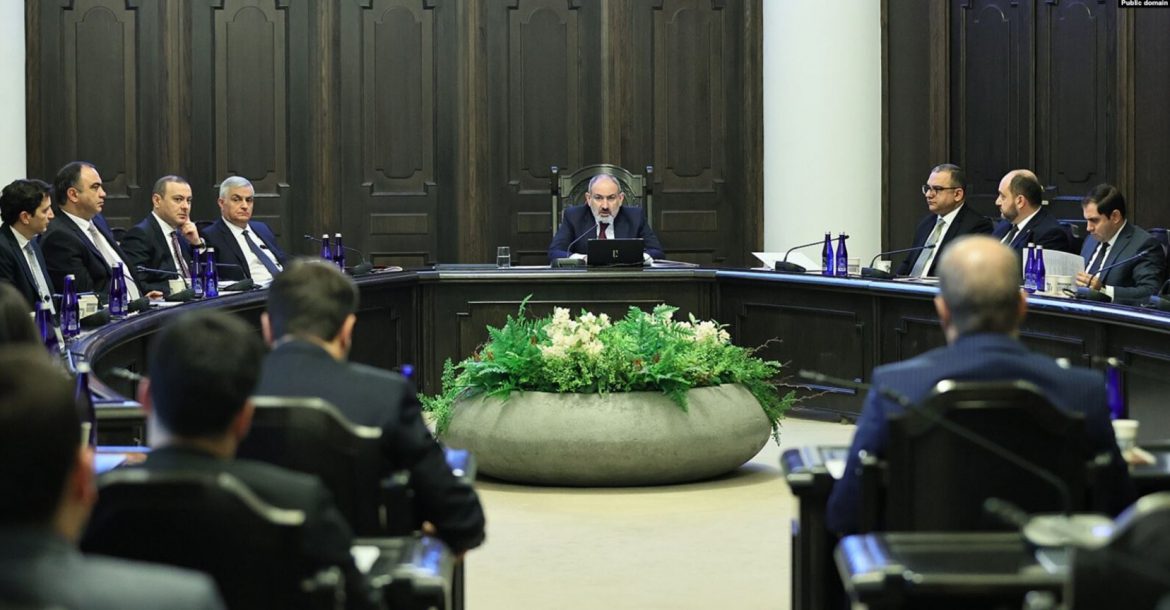 Pashinyan Blames Media for Armenia’s Drop in Corruption Rankings