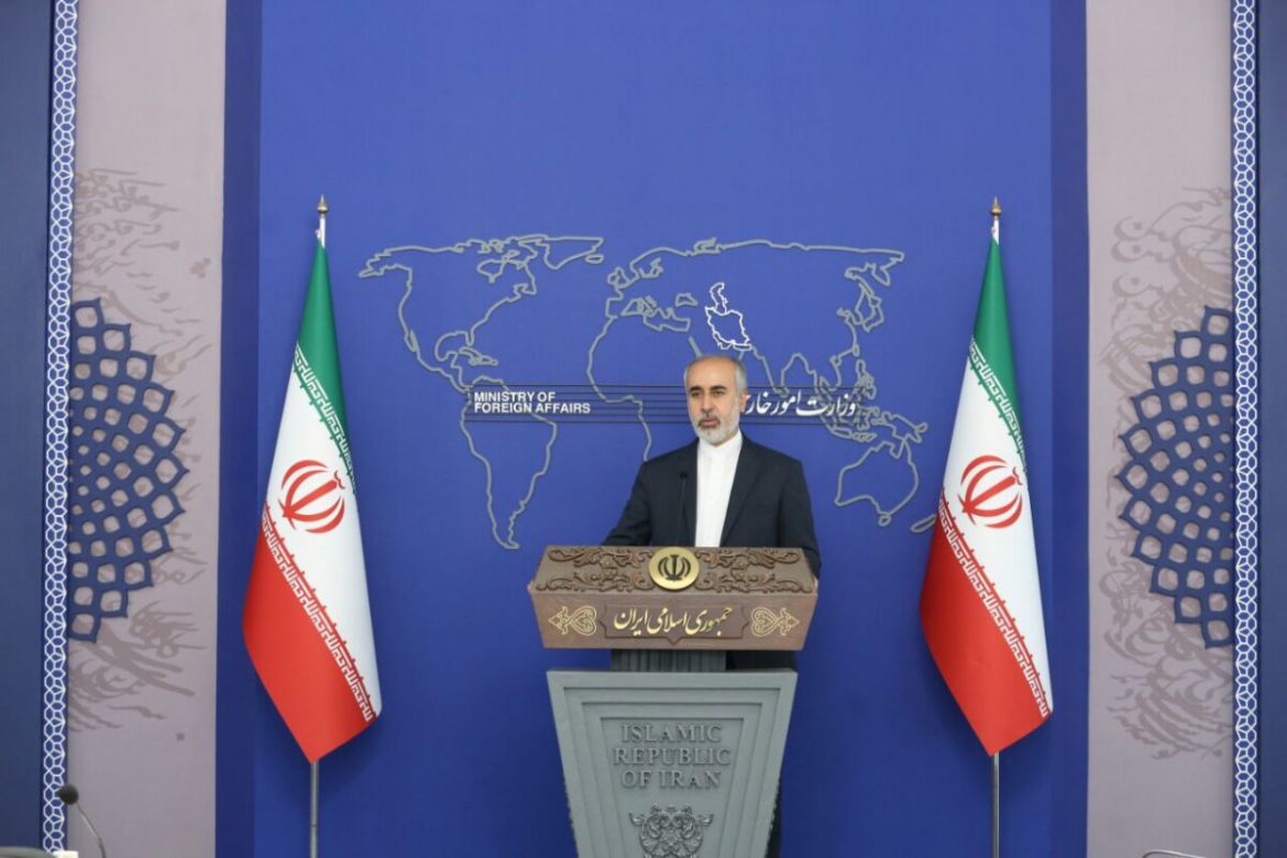 Iran Slams Expulsion of its Diplomats From Azerbaijan