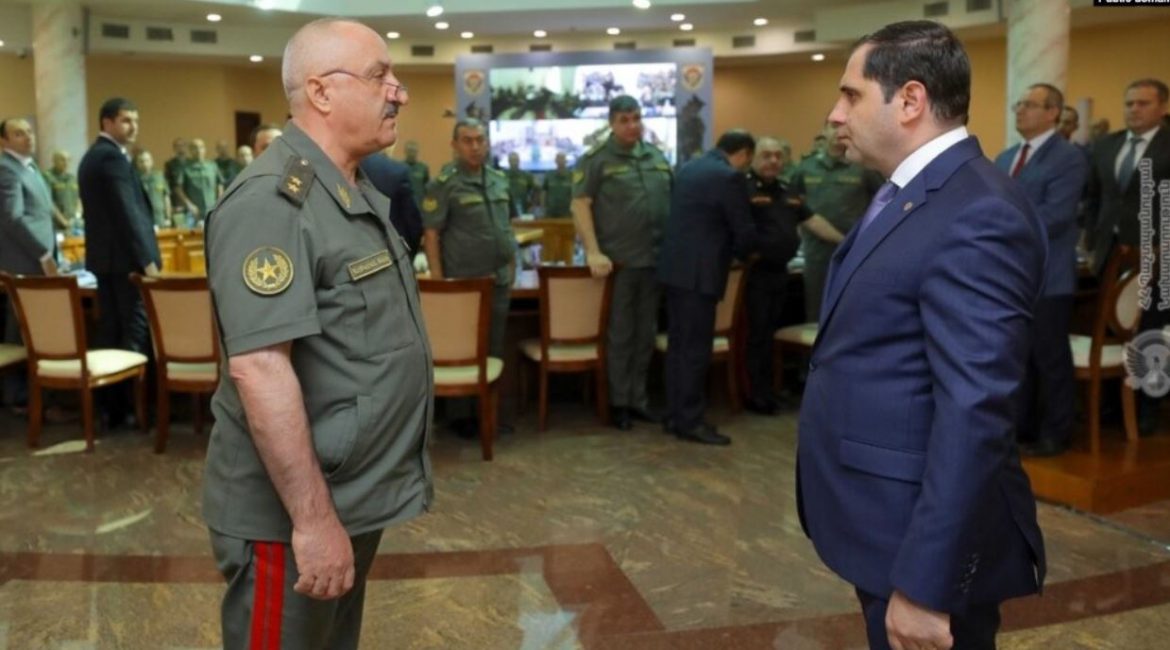 Pashinyan Continues Destabilizing Army