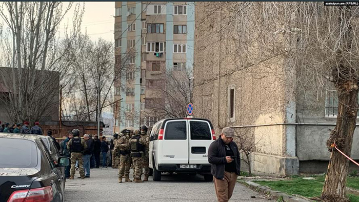 Three Assailants Attack Yerevan Police Station