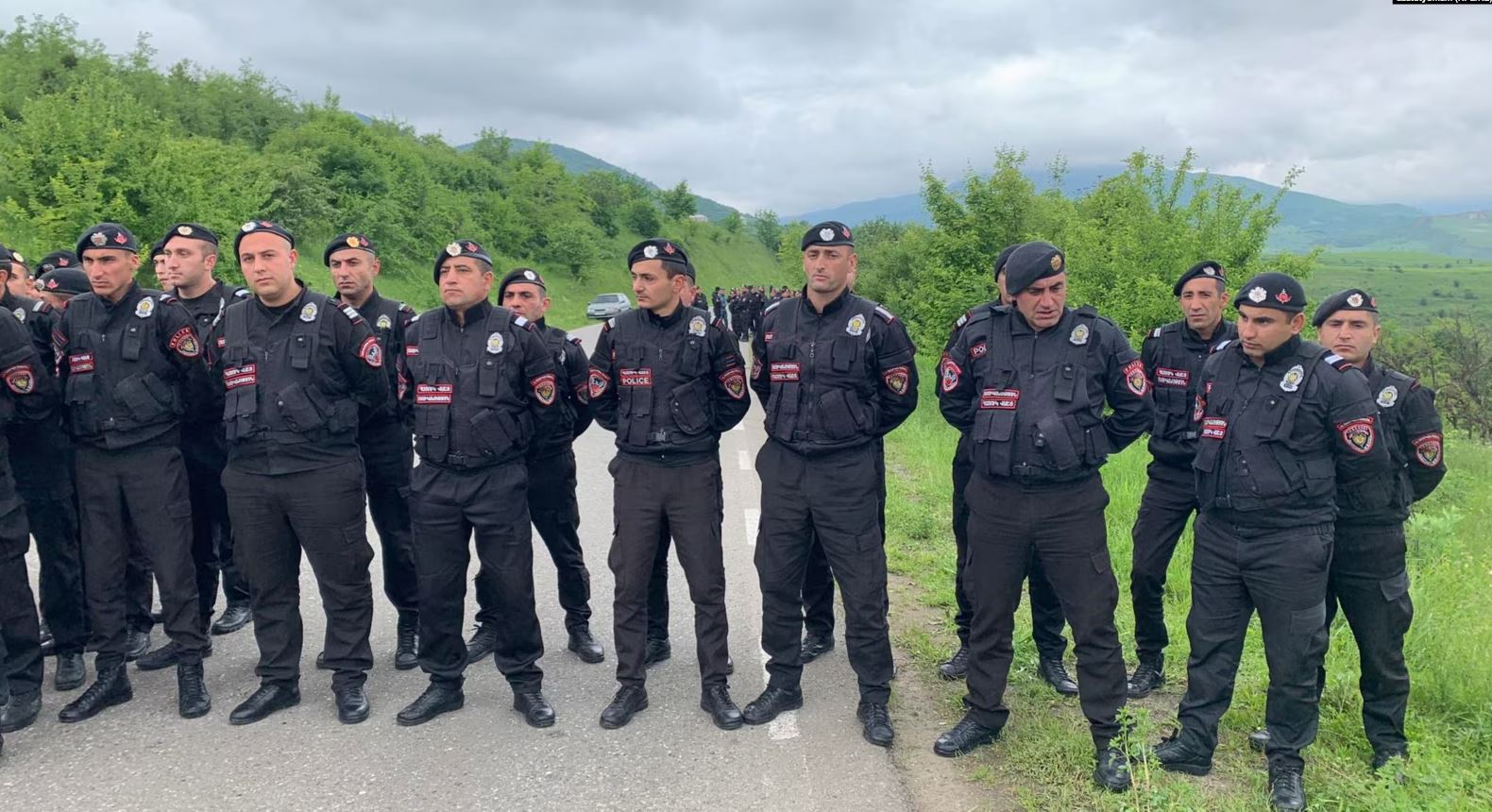 Armenian Border Village Again Cordoned Off By Police