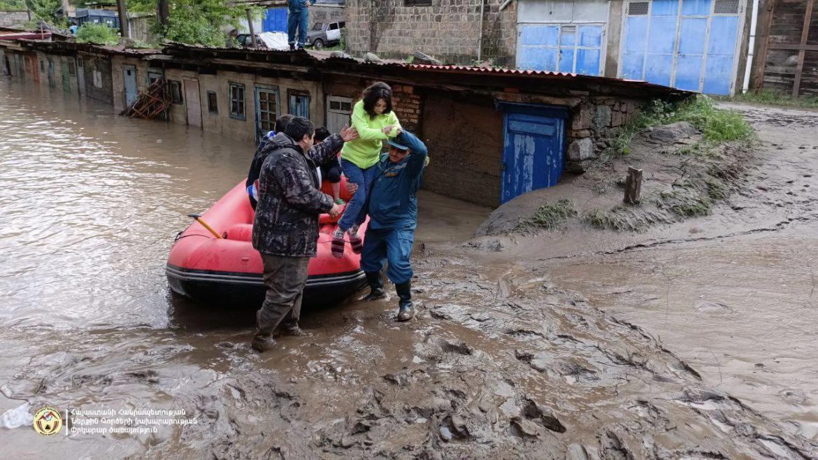 Լոռու եւ Տաւուշի մարզերում աղէտի հետեւանքով կայ 3 զոհ, տարհանուել է 190 մարդ, փրկուել` 75-ը. ՆԳՆ