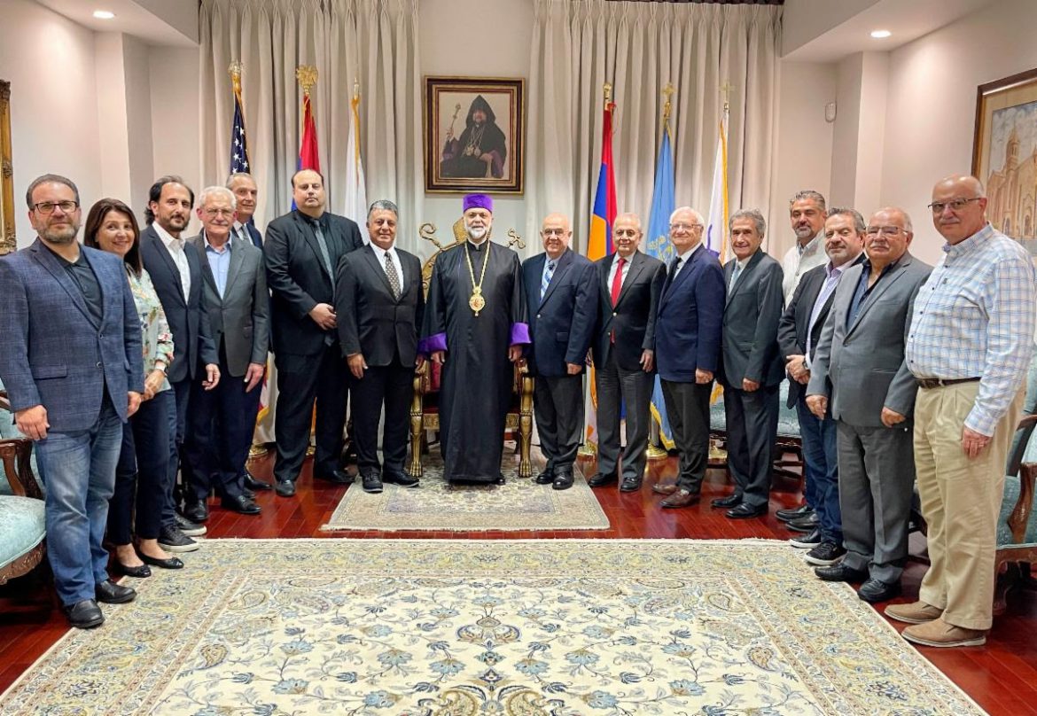 Շնորհաւորական այցելութիւններ առաջնորդ սրբազանին