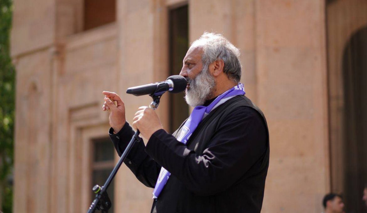 «Ականջիդ ետեւը կը տեսնես՝ ադրբեջանցի չես տեսնի այստեղ»․ Բագրատ Սրբազան