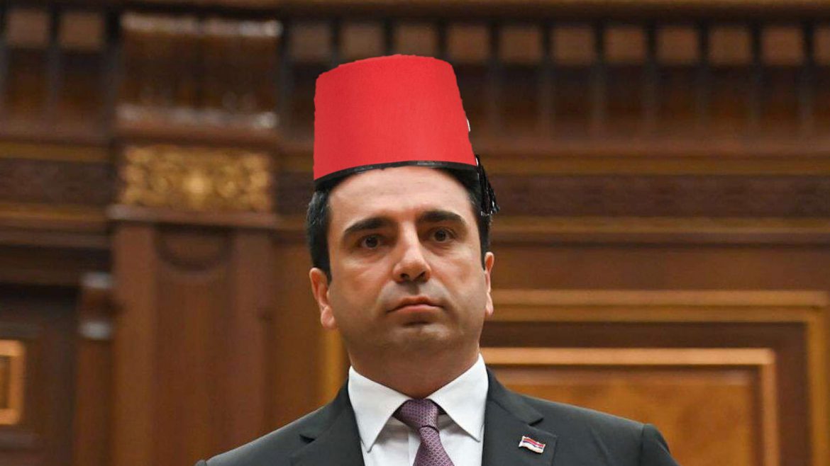 Ալէն Սիմոնեանը ՀՀ-ի դէմ