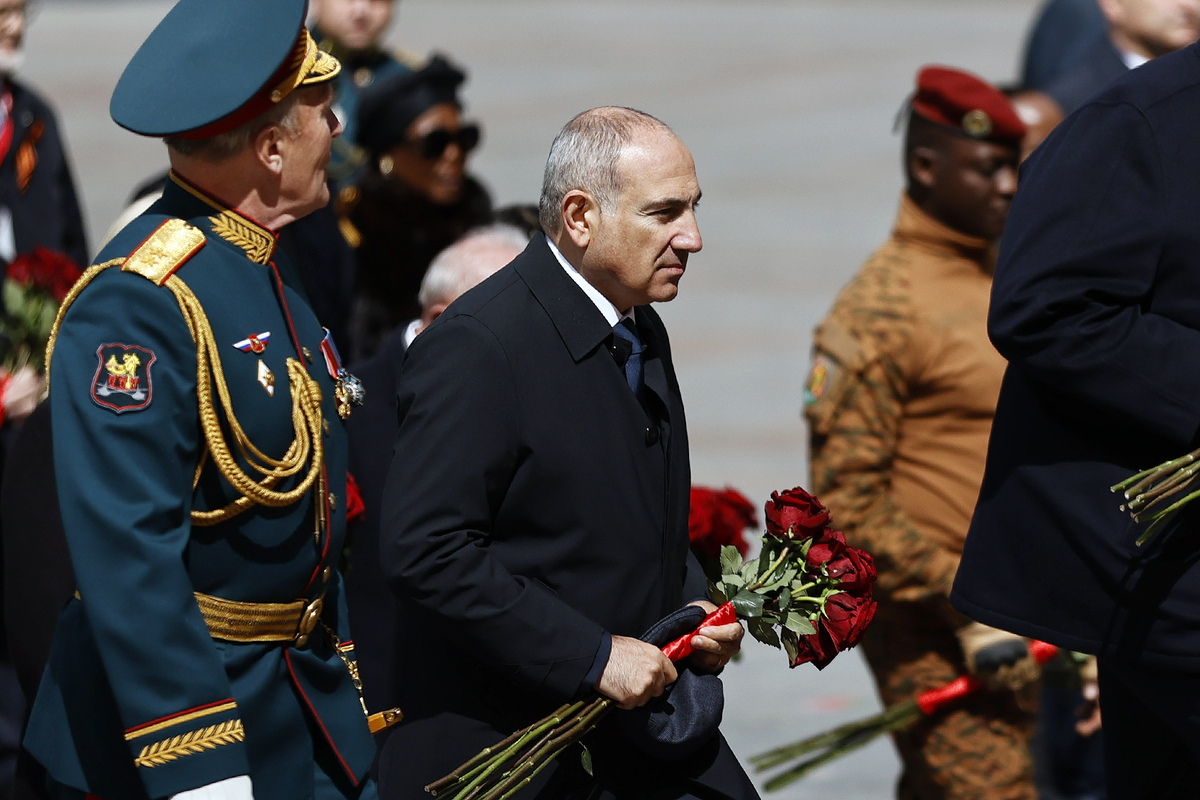 Pashinyan Insists on Peace with Azerbaijan Despite Mounting Tensions