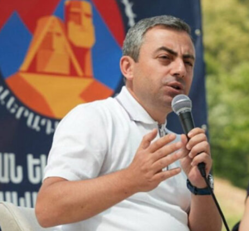 ՀՅԴ-ն լինելու է Եկեղեցու կողքին ոչ միայն յայտարարութիւններով, այլեւ ֆիզիկապէս. Իշխան Սաղաթէլեան.