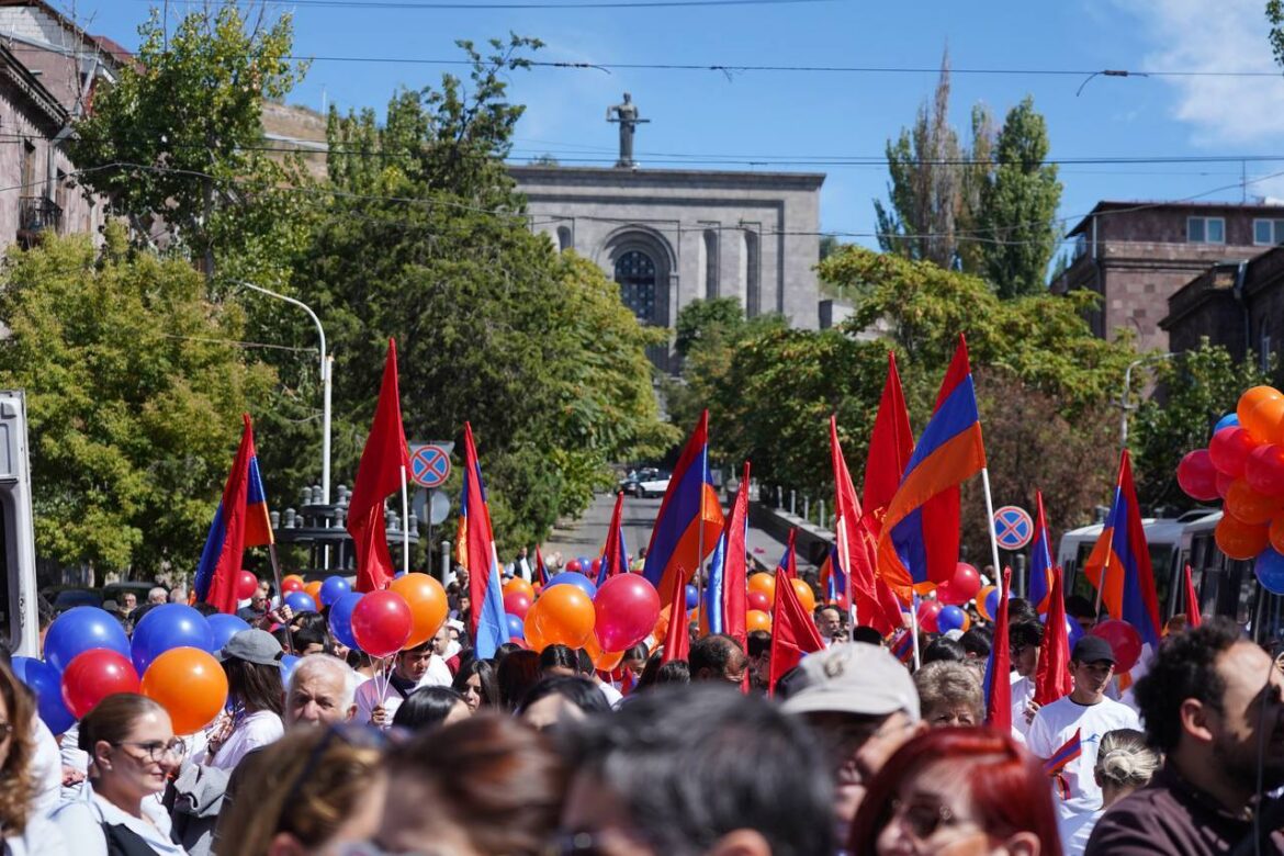Տօնական երթ եւ նորագիրների խոստման արարողութիւն՝ Հայաստանի Անկախութեան օրը