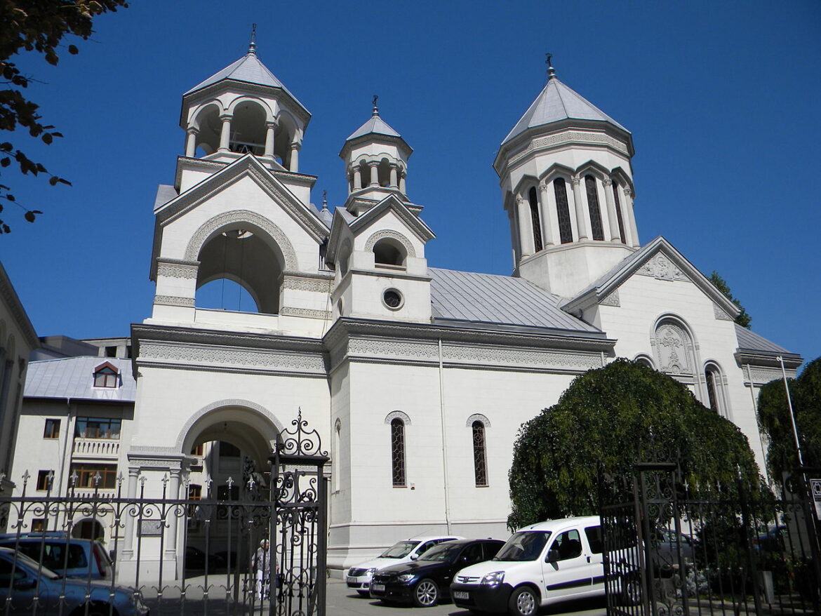 Զօրակցութիւն ենք յայտնում կալանքի մէջ գտնուող հոգեւորականներին եւ բոլոր քաղբանտարկեալներին․ Ռումինիայի Հայոց թեմ