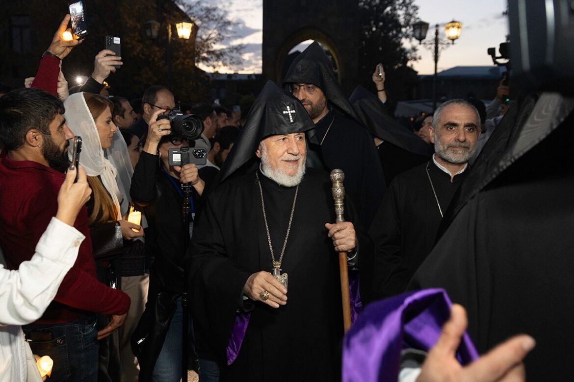 Հակառակ իշխող ուժի կողմից հակաեկեղեցական դատապարտելի գործողութիւններին՝ մեր Սուրբ եկեղեցին անսասան է. Գարեգին Բ.