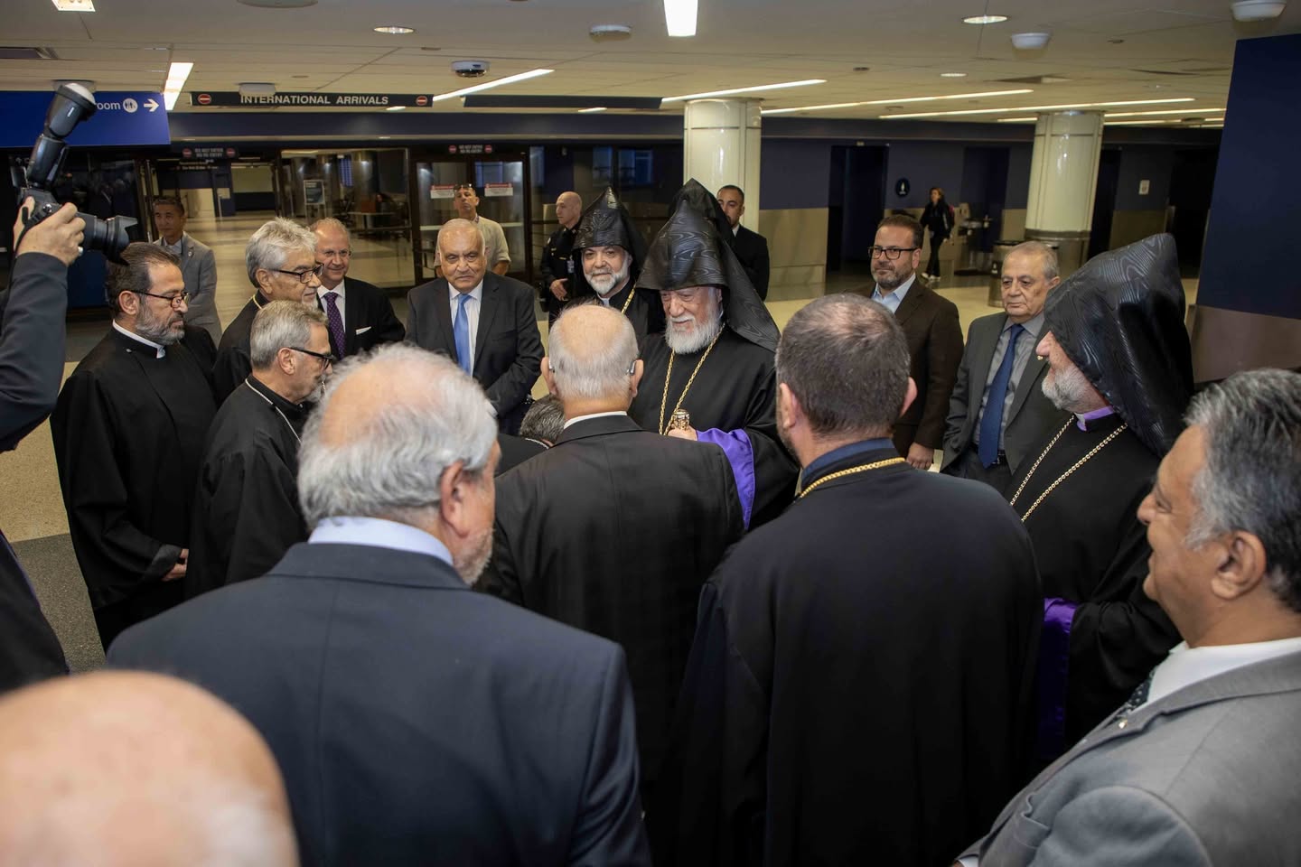 Catholicos Aram I Visits Los Angeles Community