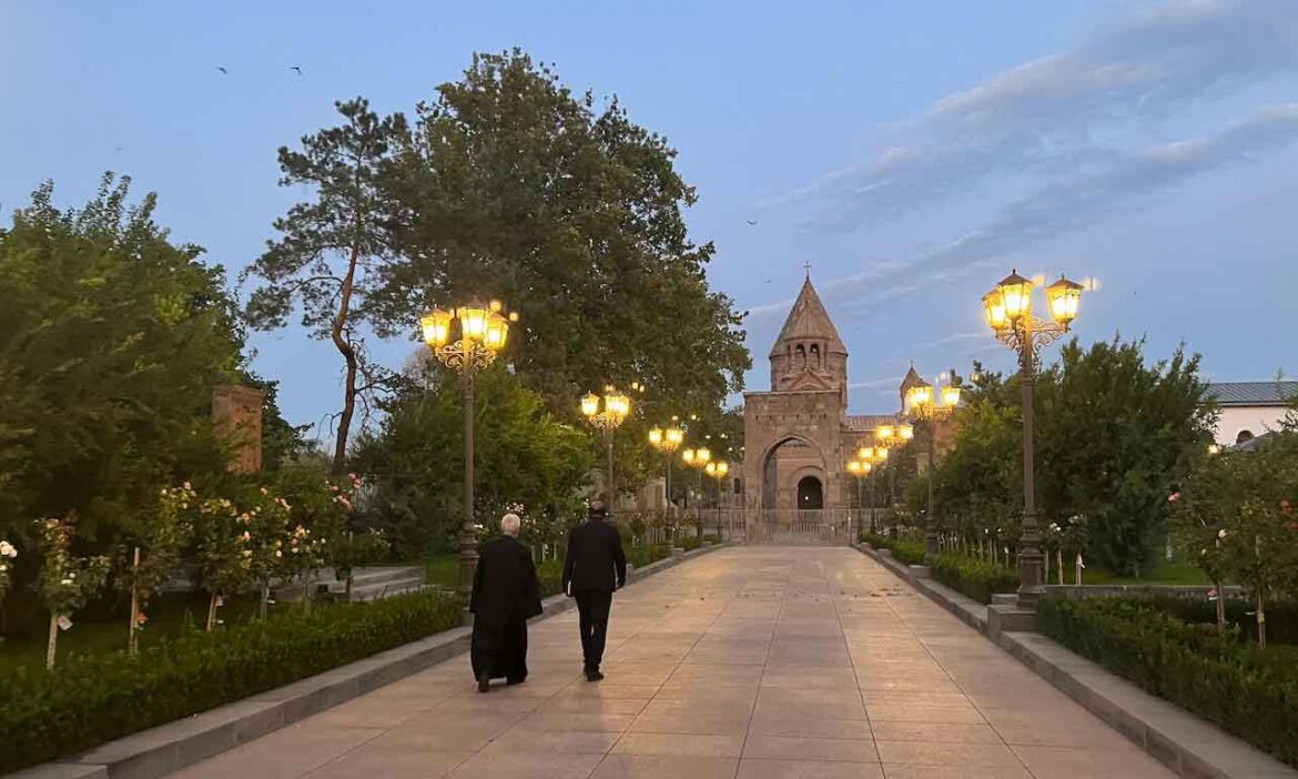Եկեղեցիներու համաշխարհային խորհուրդը կը դատապարտէ Հայաստանի մէջ հոգեւորականներու հալածանքը