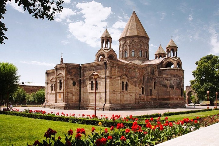 Հպանցիկ ակնարկ՝ մեր եկեղեցւոյ դէմ սադրանքներու պատմութեան վրայ – Ա.