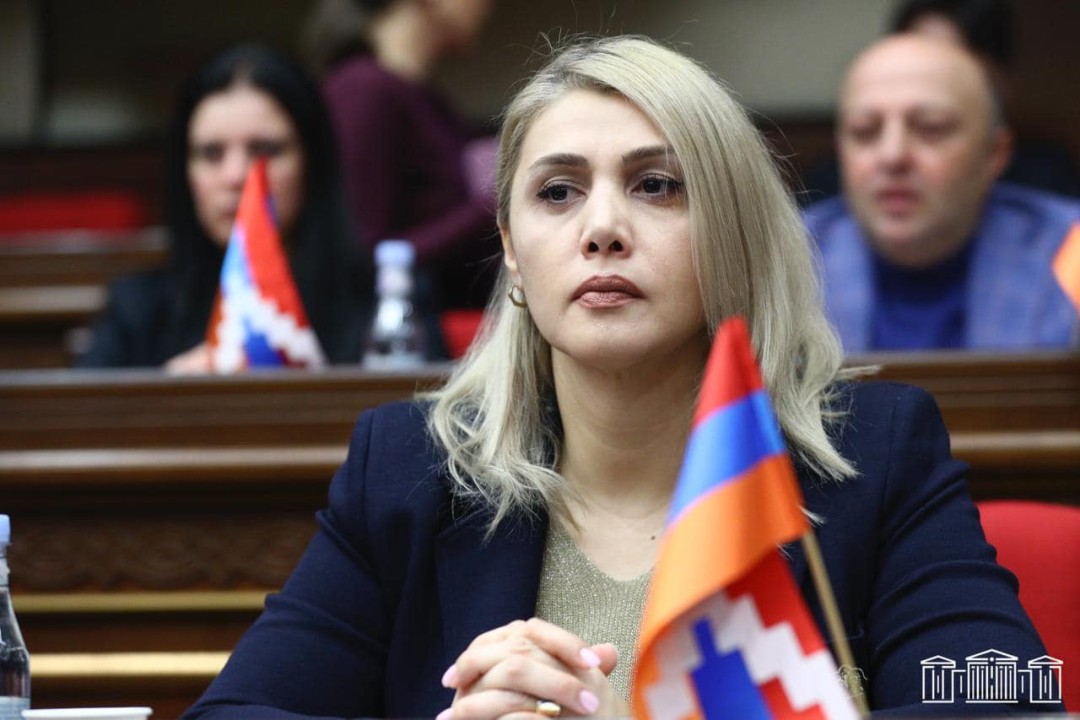 Մենք խօսում ենք մեր ներկայի մասին, որ խեղում է հարիւրաւոր կեանքեր