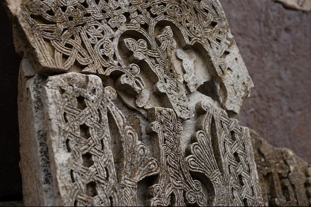 Բաժանումներ եւ միութեան երազանք