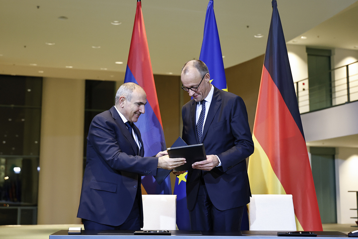 Merz Accuses Russia of ‘Hybrid’ Interference Ahead of Armenia Elections