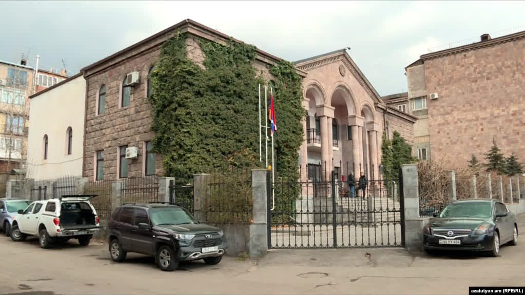 Քննչական կոմիտէն խուզարկութիւնն է իրականացնում Արցախի ներկայացուցչութիւնում  խորհրդարանական լսումների հետևանքով