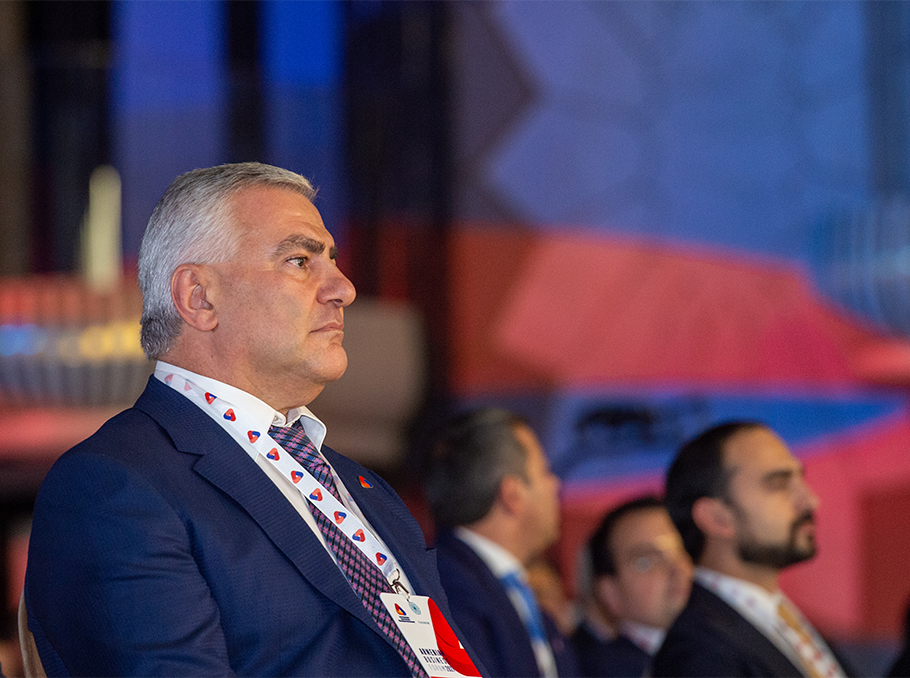 «Մեր ձեւով» շարժման անդամները գրանցել են «Ուժեղ Հայաստան» կուսակցութիւնը