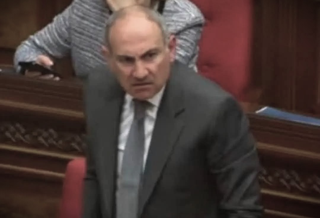 Հայաստանի սւուերէնութեան ուղիղ գահավիժումը