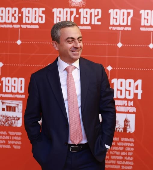 Իմ բացակայութիւնը նկատելի է, ձեր ներկայութիւնը՝ անտանելի