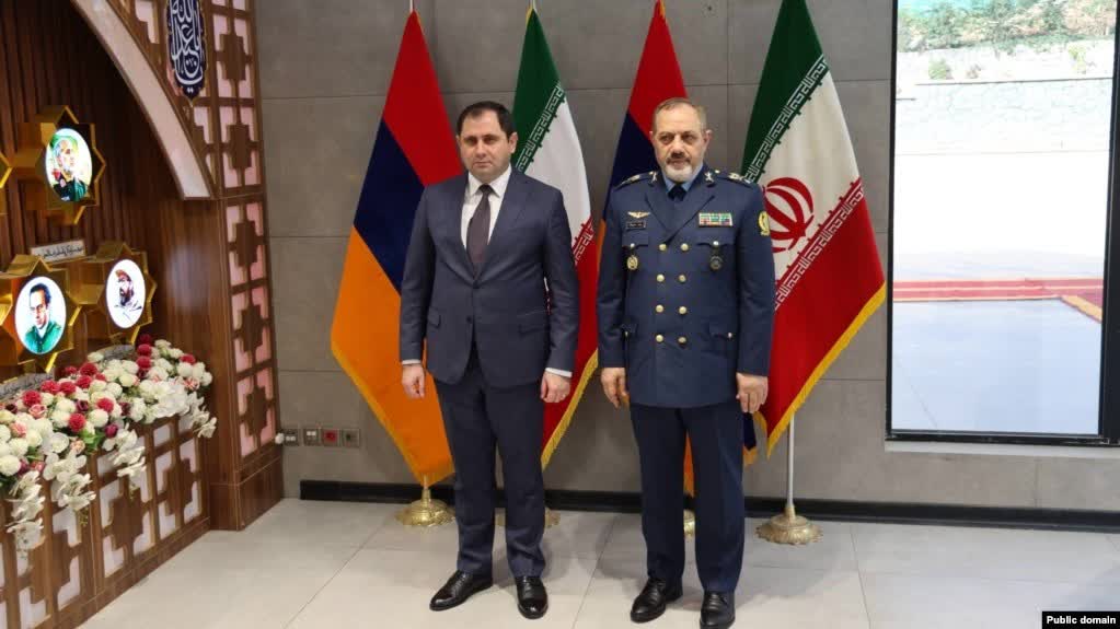 Հայաստանի եւ Իրանի պաշտպանութեան նախարարների հանդիպում