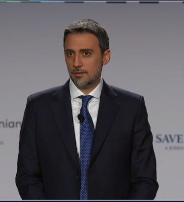 ՀՀ կառավարութիւնը իր ուժը զէնք դարձուցած է մեր եկեղեցւոյ դէմ․ Վարդեւանեան