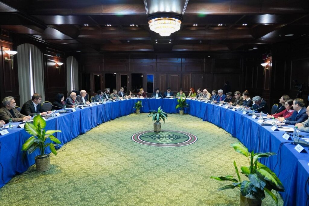 Ծաղկաձորի Մէջ՝ Խաղաղութեան Կամուրջ․․․