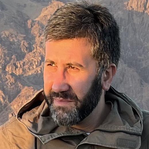 Դպրոցականը թքել էր Փաշինեանի մեքենայի վրայ. եկեղեցու միջադէպից յետոյ եւս մէկ տղայի են ձերբակալել