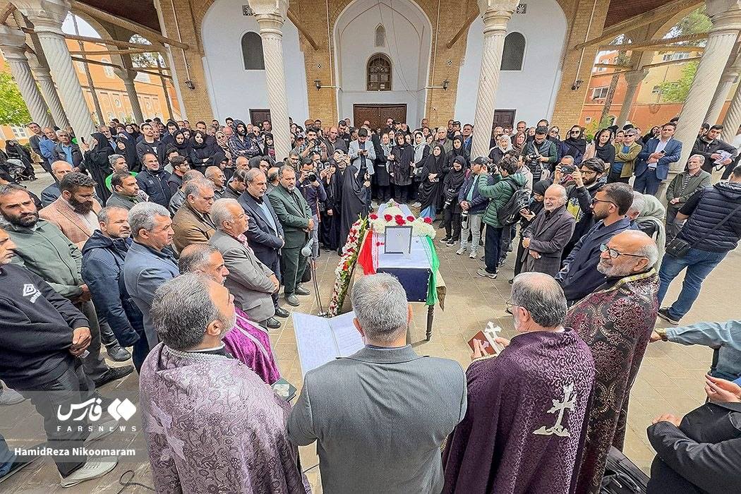 Սպահանում զոհուած Յովհաննէս Սիմոնեանի թաղման արարողութիւն