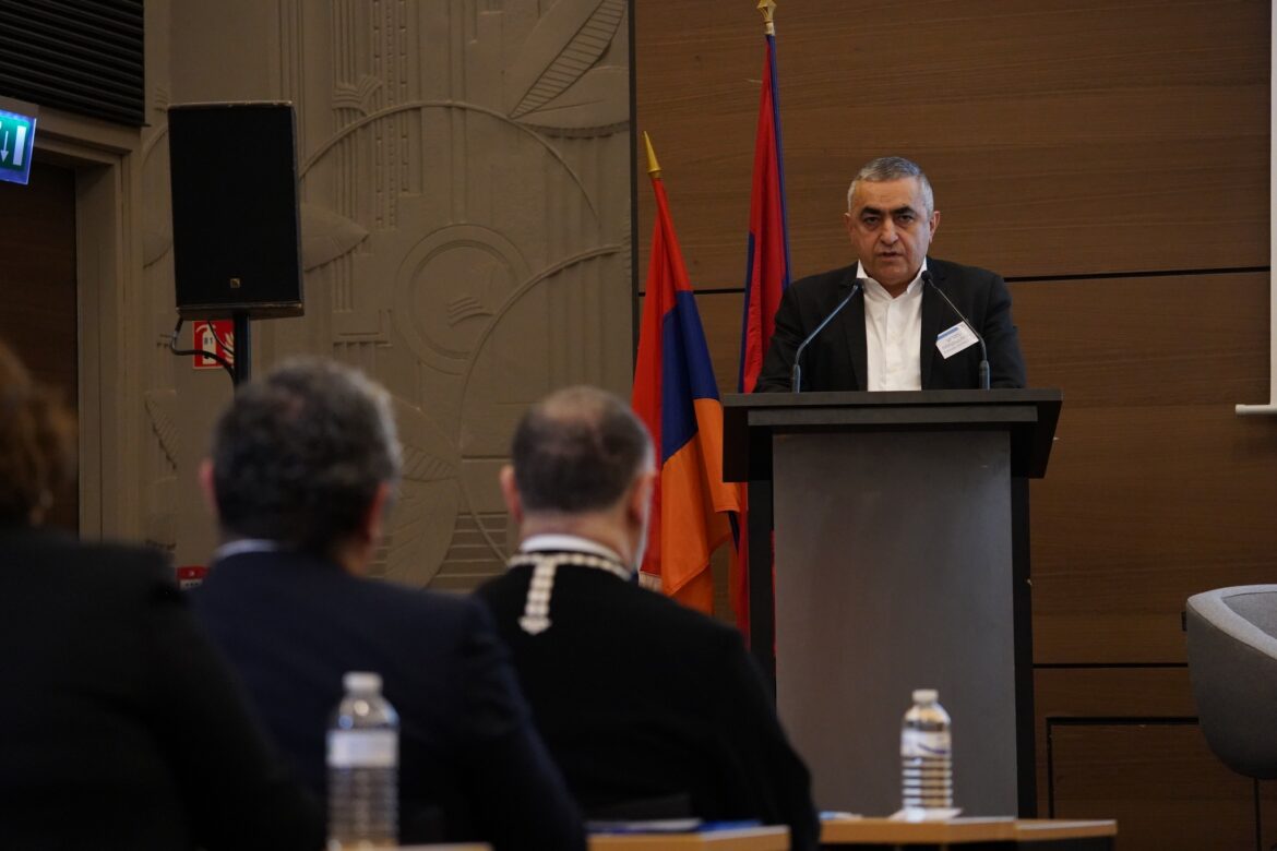 ՀՅԴ Բիւրոյի ներկայացուցիչ Արմէն Ռուստամեանը Սփիւռքի զօրաշարժին նուիրուած խորհրդաժողովին՝ Մեկ ազգ, մէկ հայրենիք, մէկ նպատակ. սա է մեր ուժականութեան աղբիւրը