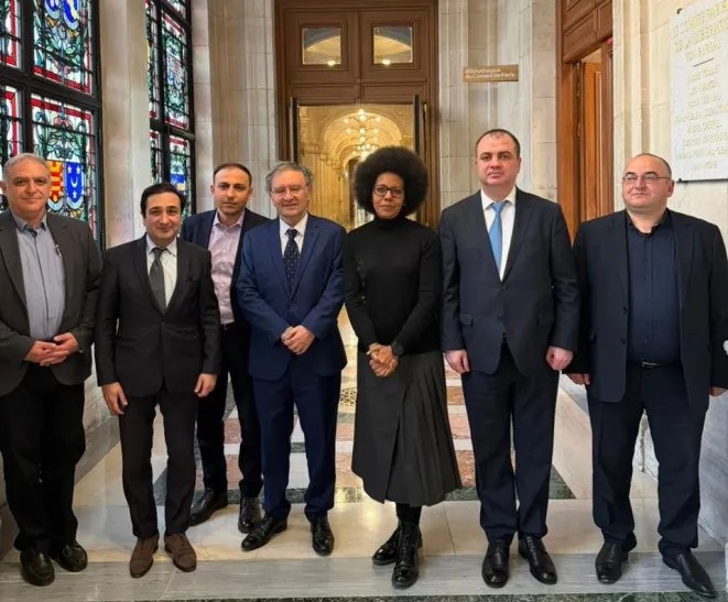 Արցախի պատուիրակութիւնը հանդիպումներ ունեցաւ Փարիզի Եւ Ալֆորվիլի քաղաքապետարաններուն մէջ