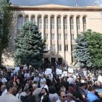 Բողոքի ցոյց՝ Սահմանադրական դատարանի առջեւ