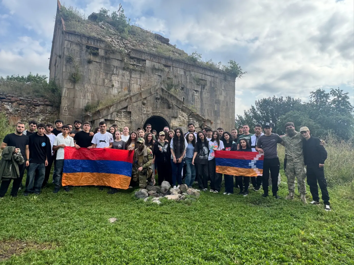 Տեղի ունեցաւ ՀՅԴ «Նիկոլ Աղբալեան» ուսանողական միութեան 25-րդ բանակումը