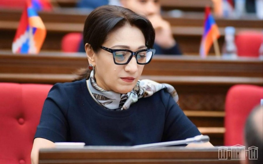 Պարտուողական-կապիտուլեացիոն դիւանագիտութեան հետքերով
