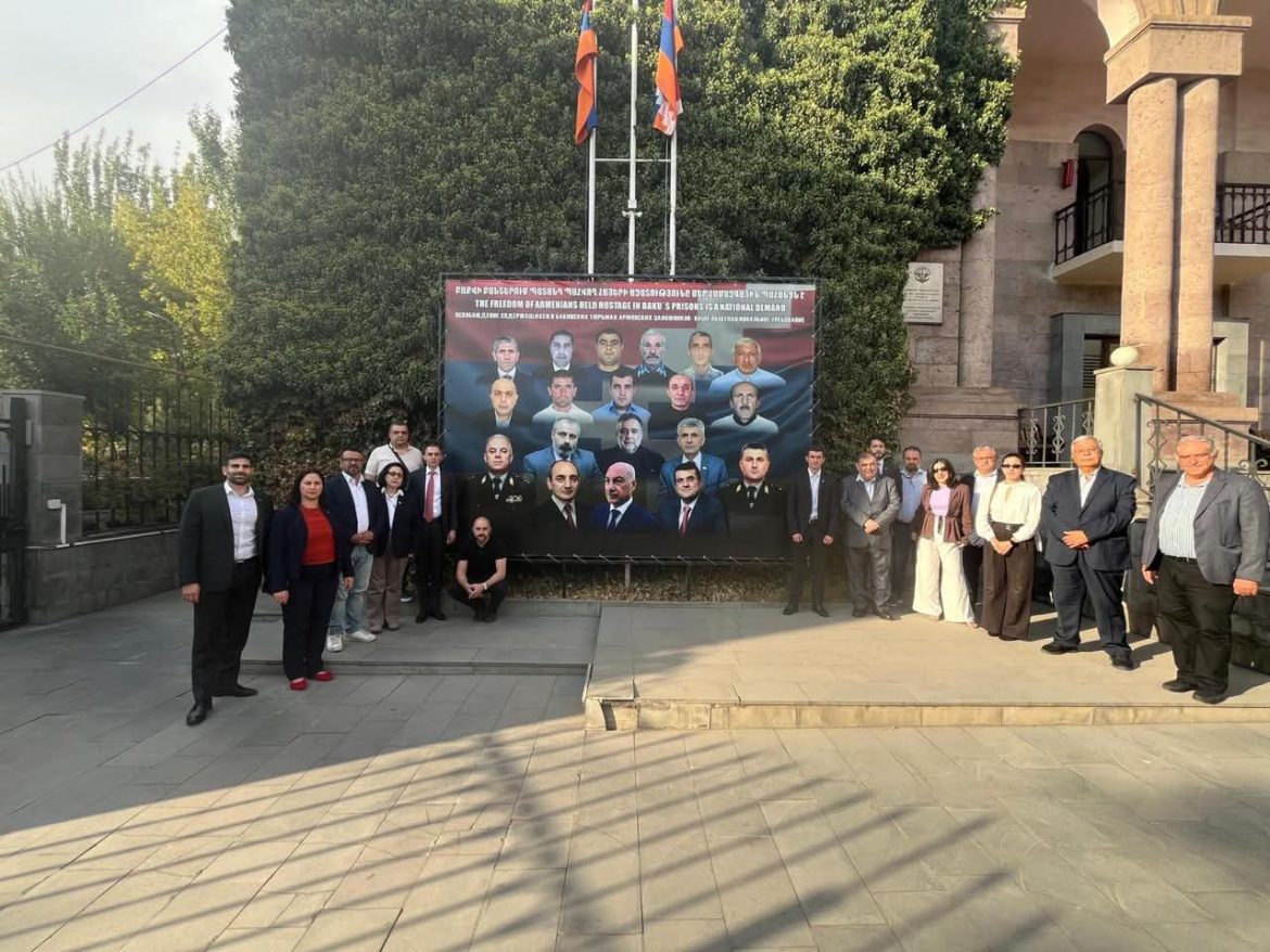 Հանդիպած են Արցախի ԱԺ պատգամաւորները եւ ՀՅԴ Հայ դատի ներկայացուցիչները