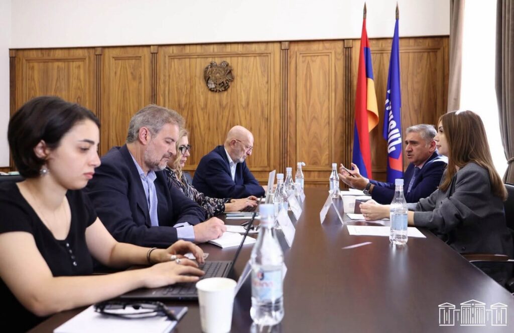 «Հայաստան» խմբակցութեան ղեկավարն ու քարտուղարը ԱԺ-ում հիւրընկալել են IODA-ի ներկայացուցիչներին
