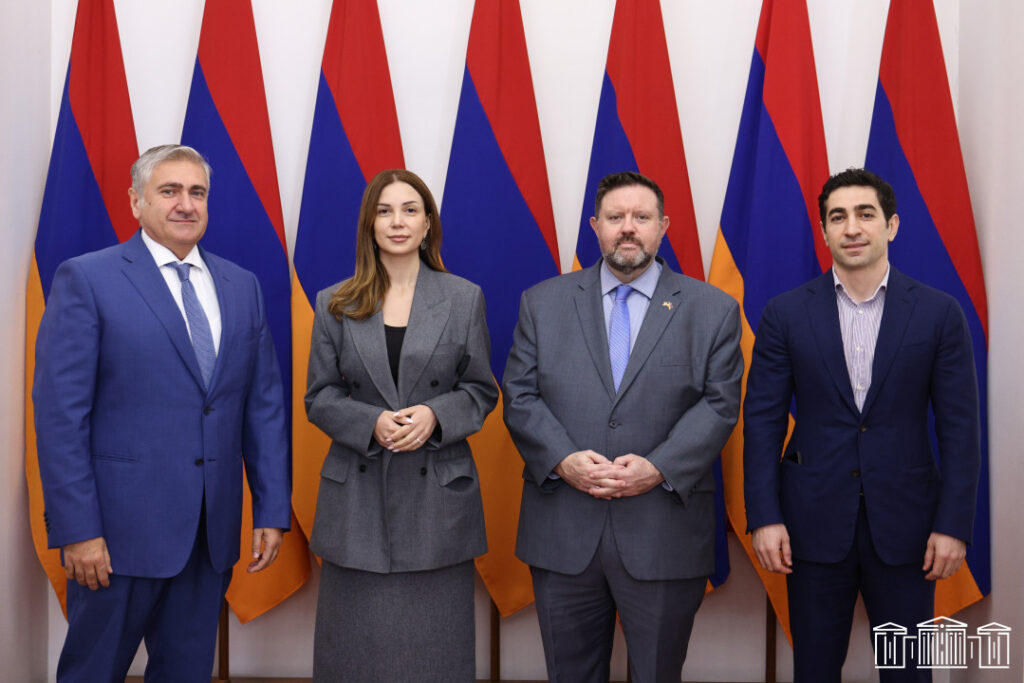 «Հայաստան» խմբակցութեան պատգամաւորները հանդիպել են ՀՀ-ում ԱՄՆ գործերի ժամանակաւոր հաւատարմատար Դէյւիդ Ալենի հետ